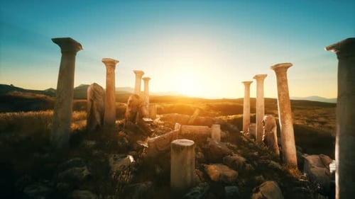Ruines du vieux temple romain au coucher du soleil