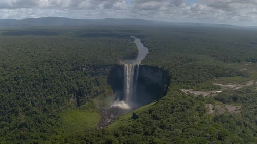 Natürlicher Wasserfall Südamerika