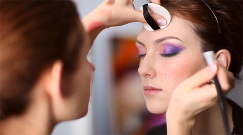 Applying Eyeshadow for Colorful Makeup Look