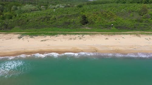 Luftaufnahme eines schönen Strandes am Schwarzen Meer, Bulgarien