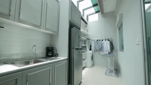 Stylish Black and White Kitchen Area Decoration