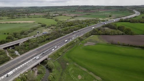 Vue aérienne de l'autoroute M6 East Birmingham Countryside River Blythe