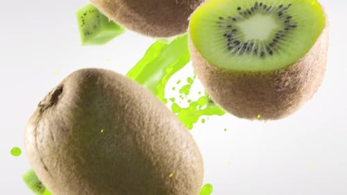 Dynamic Kiwi Fruit Splashing with Falling Slices