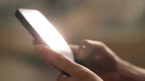 Glare on the Smartphone Screen From the Sun