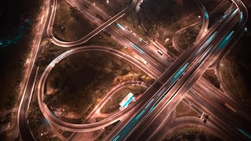 4K : prise de vue aérienne en Laps de temps par Drone de l'autoroute et du trafic inter-États