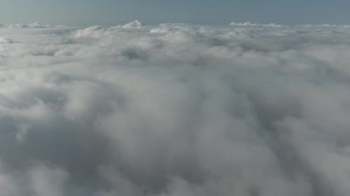 Vuelo sobre las nubes