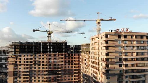 Flycam Films trabaja en la construcción de Big Panel House