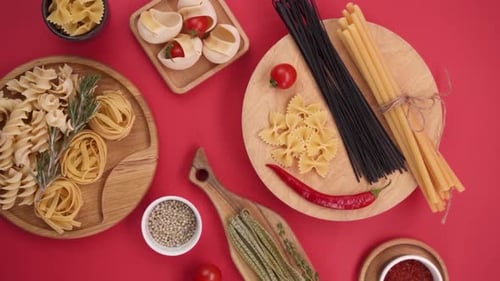 Vertical video: Pasta and spaghetti in a plate