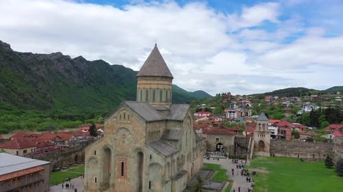 Svetitskhoveli - die Patriarchalkirche der georgisch-orthodoxen Kirche.