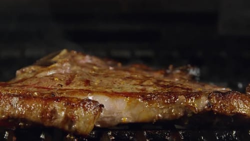 Bifteck Juicy T-Bone avec marques de grill