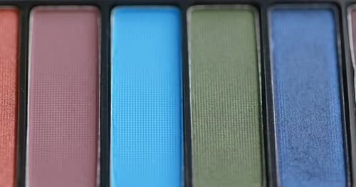 Colorful Eye Shadow Palette Extreme Close Up