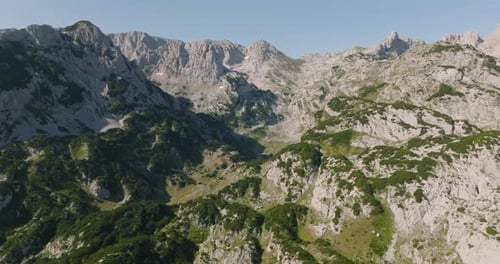 vista aérea de la cordillera de Durmitor