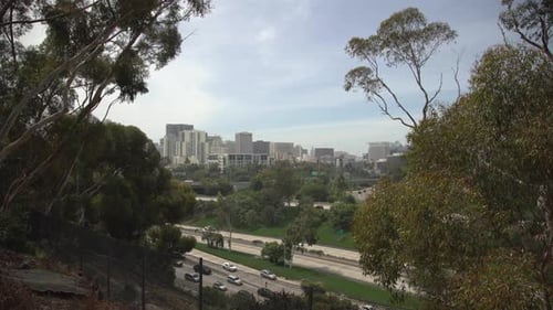 Cabrillo Freeway und Gebäude