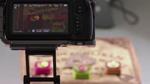 Imagens da tela da câmera de vídeo se movendo no controle deslizante