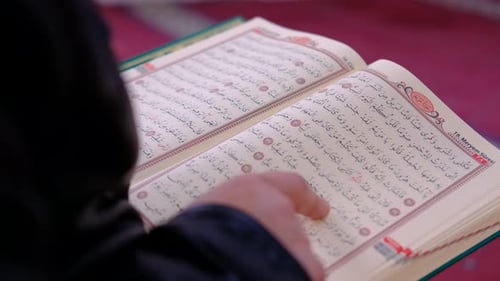 Lesen Sie die Koran-Moschee