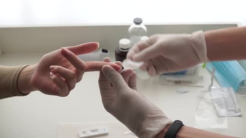 Medical Professional Pricking Finger for Blood Test