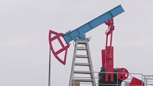 Ölbohranlage Extraktion von Öl und Pumpenheber Ist Industrie Equipment Loop Ready Seamless