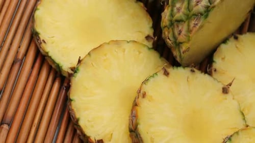 Frische Ananas