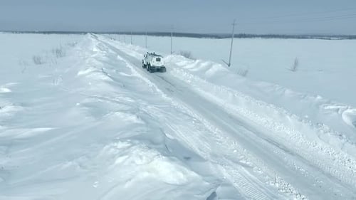 Geländewagen auf sechs Rädern