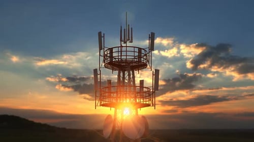 Fliegen Sie vor dem malerischen Sonnenuntergang in der Nähe des Mobilfunkmastes der Telekommunikation