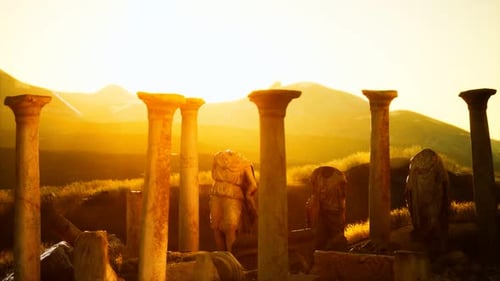Ruines du vieux temple romain au coucher du soleil