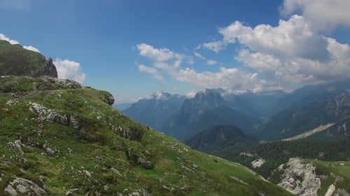 Vuelo sobre las montañas de los Alpes Julianos, Mangart, Parque Nacional de Triglav