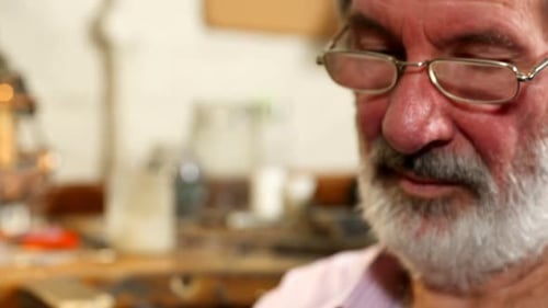 Goldsmith preparing bangle 4k