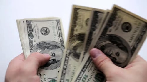 Dinheiro nas mãos