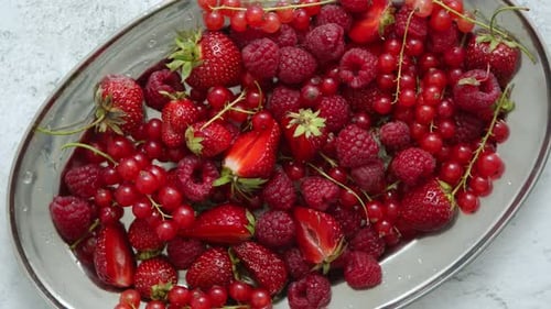Composición de frutas frescas de verano