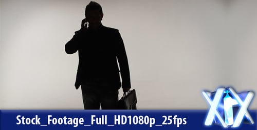 Empresário com telefone celular