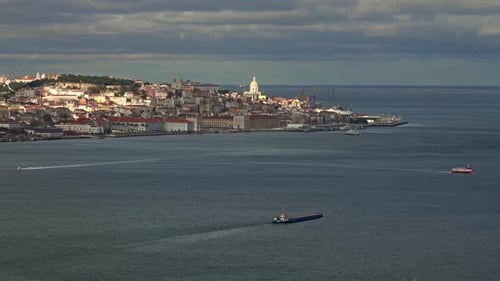 Altstadt von Lissabon bei Sonnenuntergang