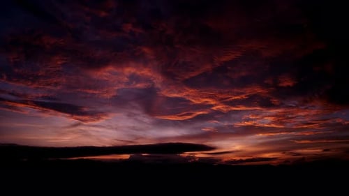 Dramático nube de tormenta monzónica tropical