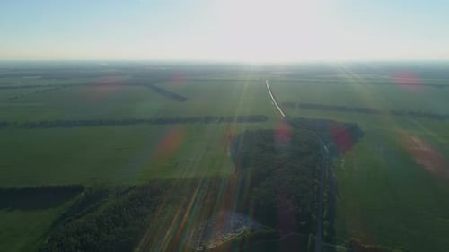 Vue Aérienne Immense Décharge En Été Au Coucher Du Soleil Ou Au Lever Du Soleil Autour De La Forêt