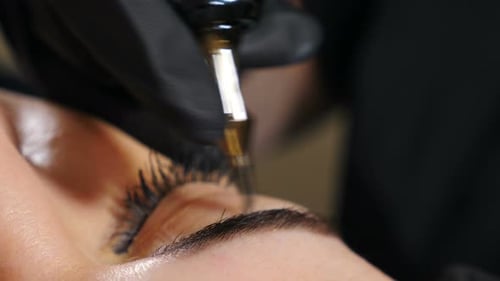 Permanent Makeup Application for Fashion and Beauty