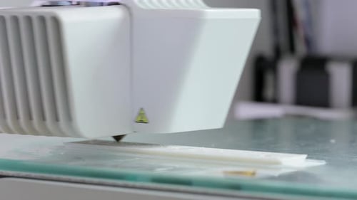 Three dimensional printing machine