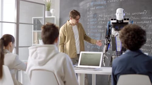 Lektion der Robotik mit dem humanoiden Roboter