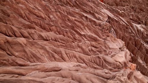 4K-Luftaufnahme des Grand Canyon, durch Wasser erodierte Felsspalten.