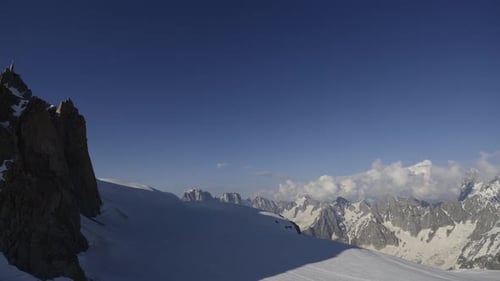 Verschneite Berglandschaft