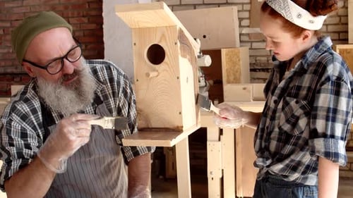 Boîte à oiseaux à vernir pour grand-père et petite-fille