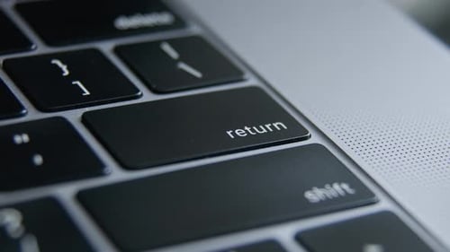 Pressione o dedo o botão de retorno no teclado do laptop uma ou várias vezes