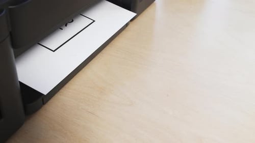 Impresión del cartel de «Atención al cliente»