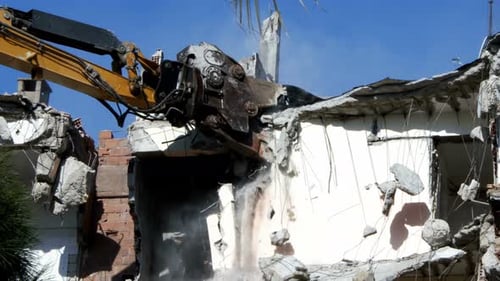 Demolution Destruction An Old House Building 05