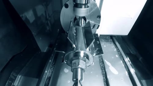 Fräsmaschine von innen. Industrielle Produktion, schwere Maschinen.