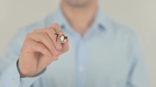 Heute ist der Tag, Mann schreibt auf transparentem Bildschirm