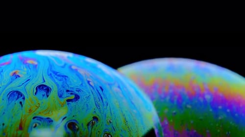Nahaufnahme der Oberflächenluftblase, Auswirkungen von Chemikalien, Temperatur und Wasser