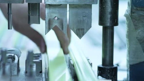 Rebords de coupe sur la machine