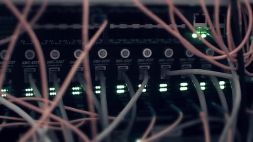 Puertos LAN del router del servidor del centro de datos con LED parpade