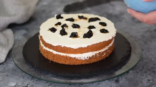 Decorating Layer Cake With Dark Topping