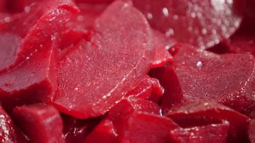 Salade de légumes frais Beta vulgaris rouge et saine en petits morceaux 4K 3840X2160, images UltraHD