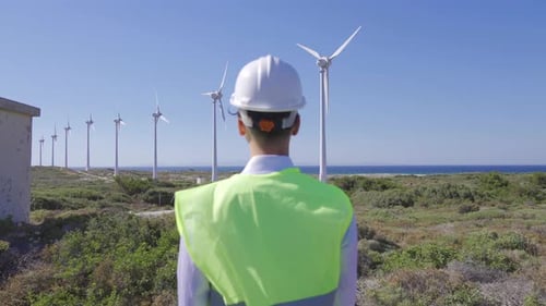 Technologiestudie und Windkraftanlagen.